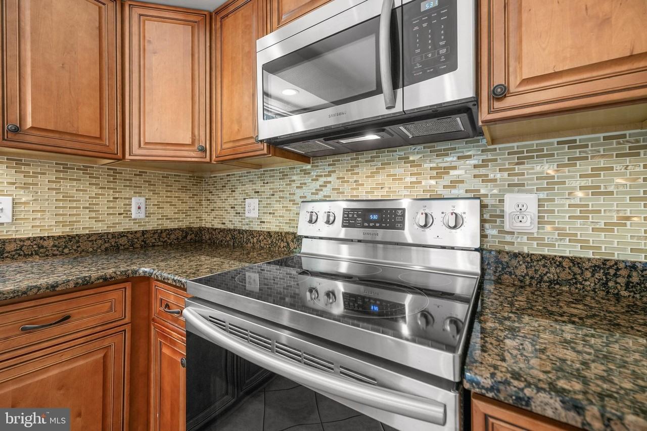 13204 Nickleson Dr - Photo 4 of 30