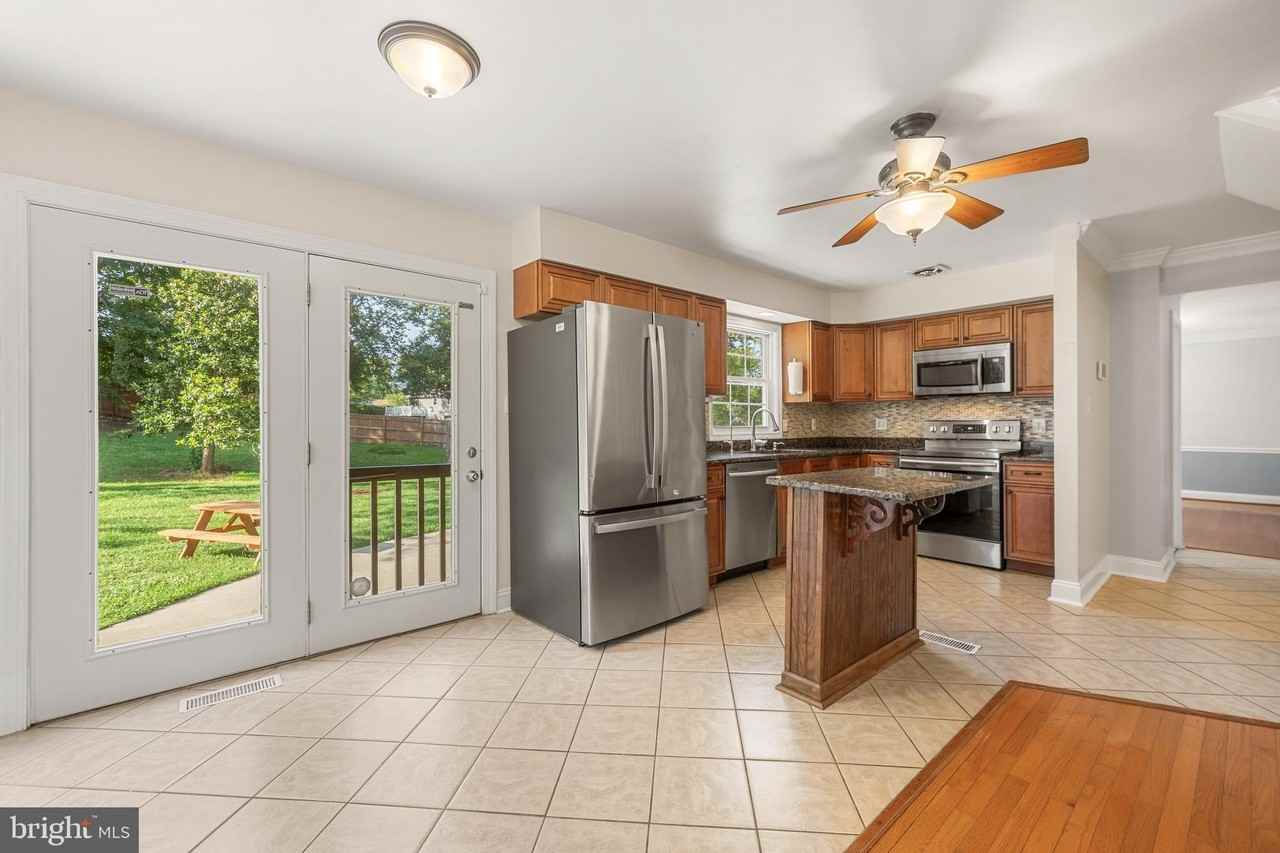 13204 Nickleson Dr - Photo 5 of 30
