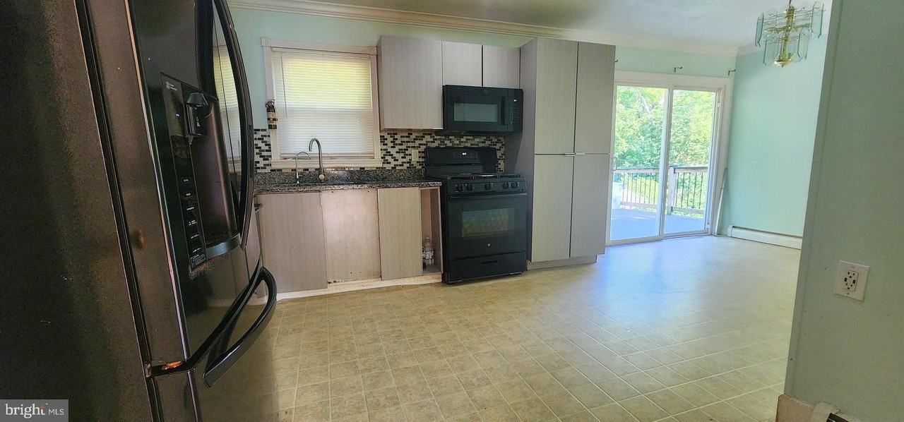 13821 Gilbert Rd - Photo 2 of 9
