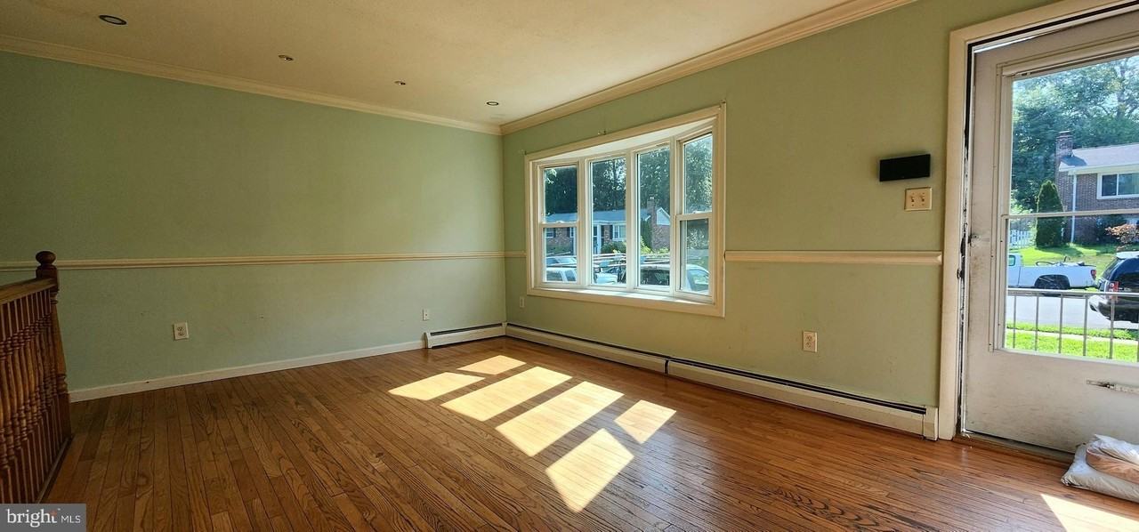 13821 Gilbert Rd - Photo 3 of 9