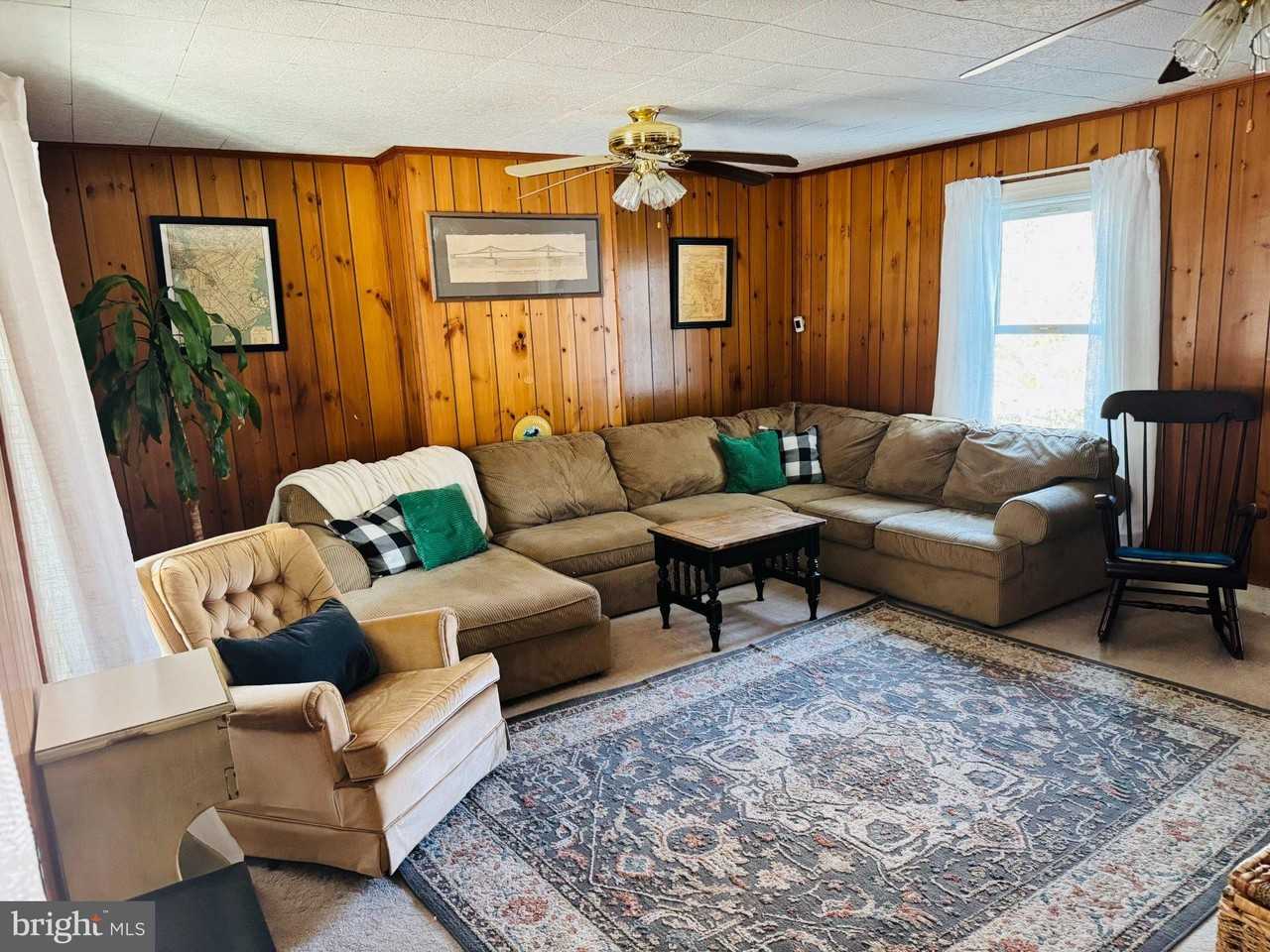 12704 Newland Rd - Photo 2 of 8