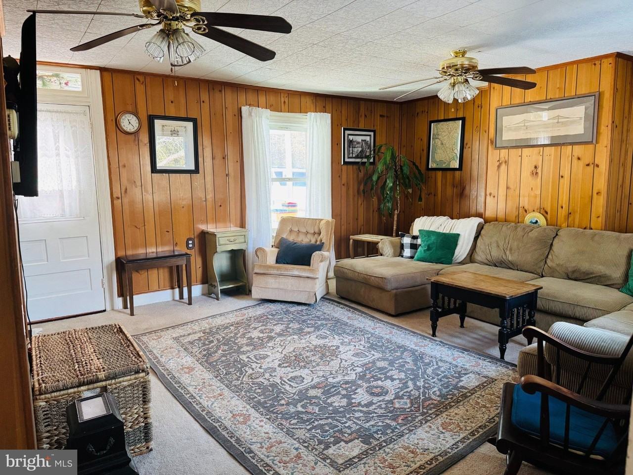 12704 Newland Rd - Photo 4 of 8