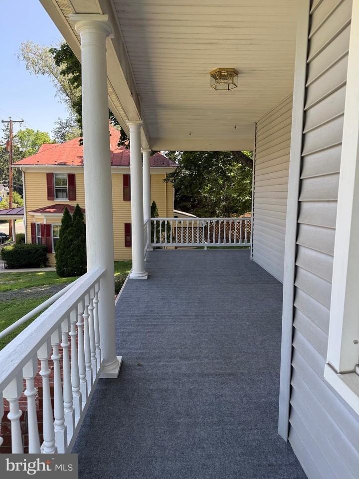 423A S Main St #A - Photo 4 of 25