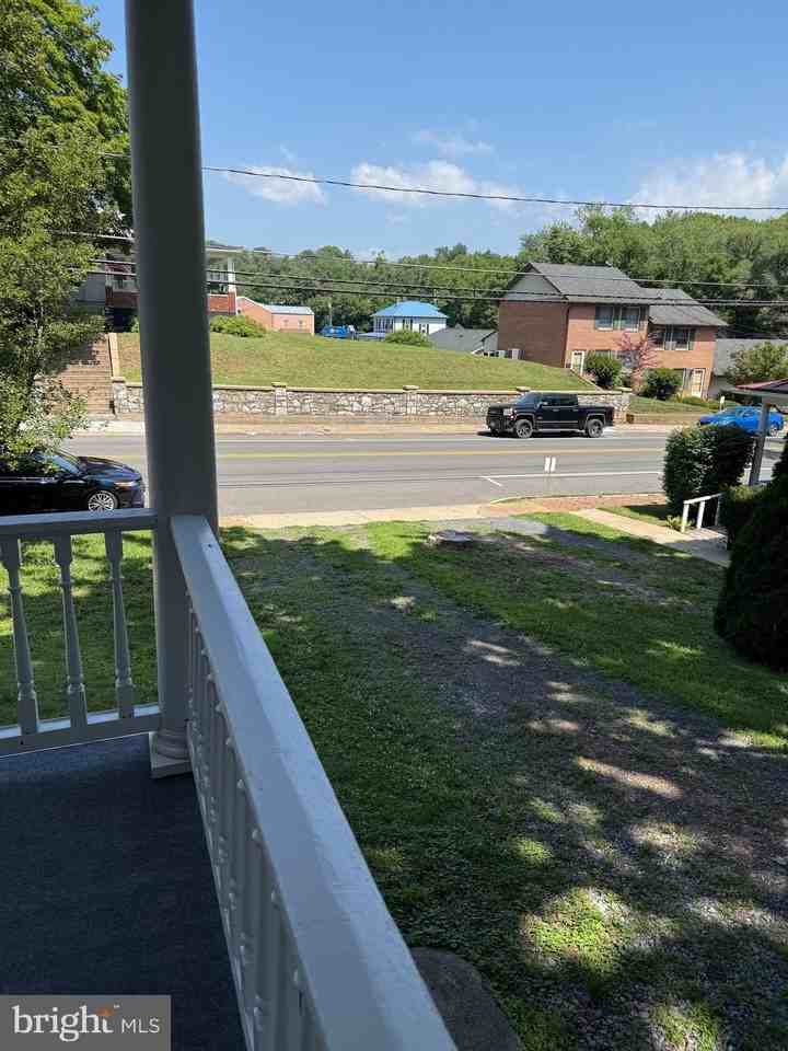 423A S Main St #A - Photo 6 of 25