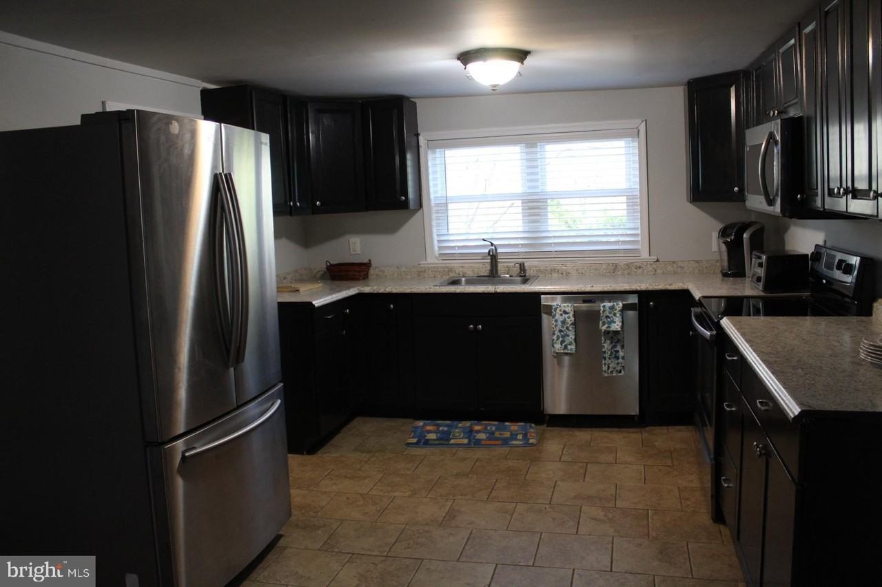 116 Greenbank Rd - Photo 5 of 14
