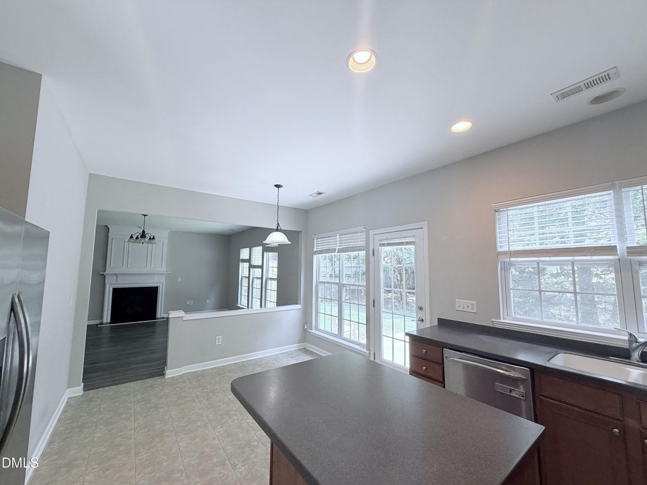 2101 Addenbrock Dr - Photo 5 of 19