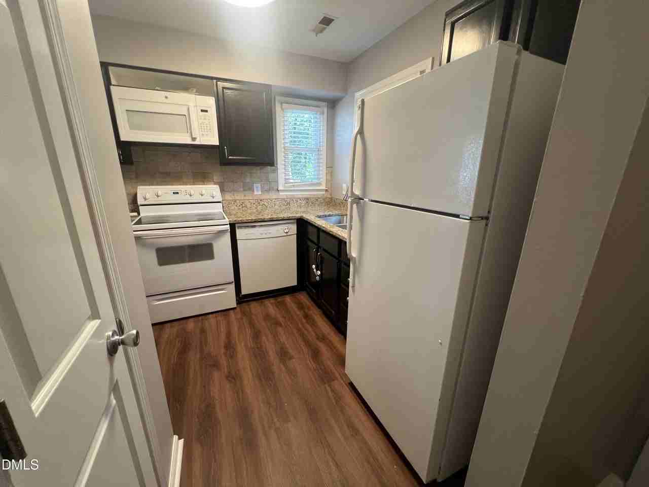 4460 Roller Ct - Photo 3 of 24