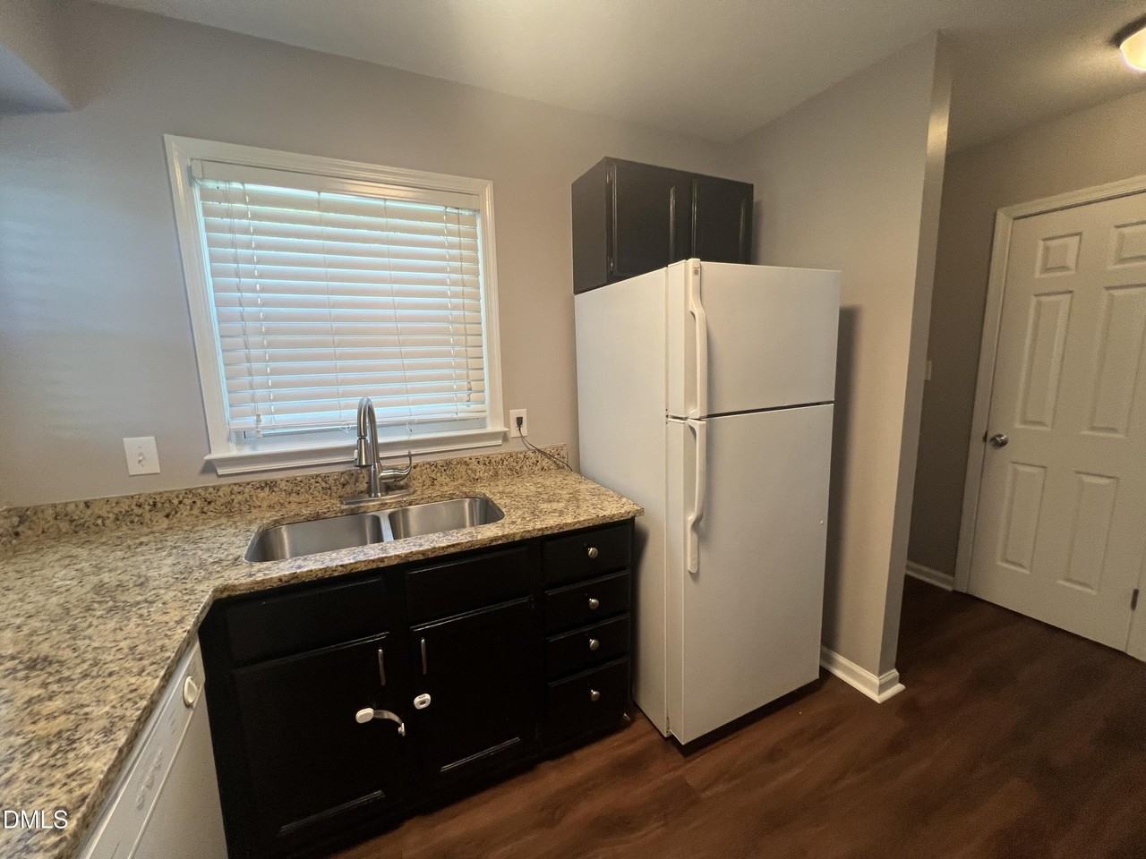 4460 Roller Ct - Photo 7 of 24
