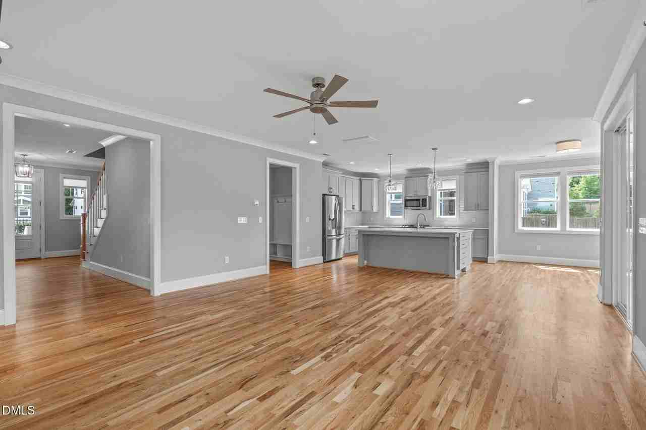 5008 Centerbud Pl - Photo 4 of 31