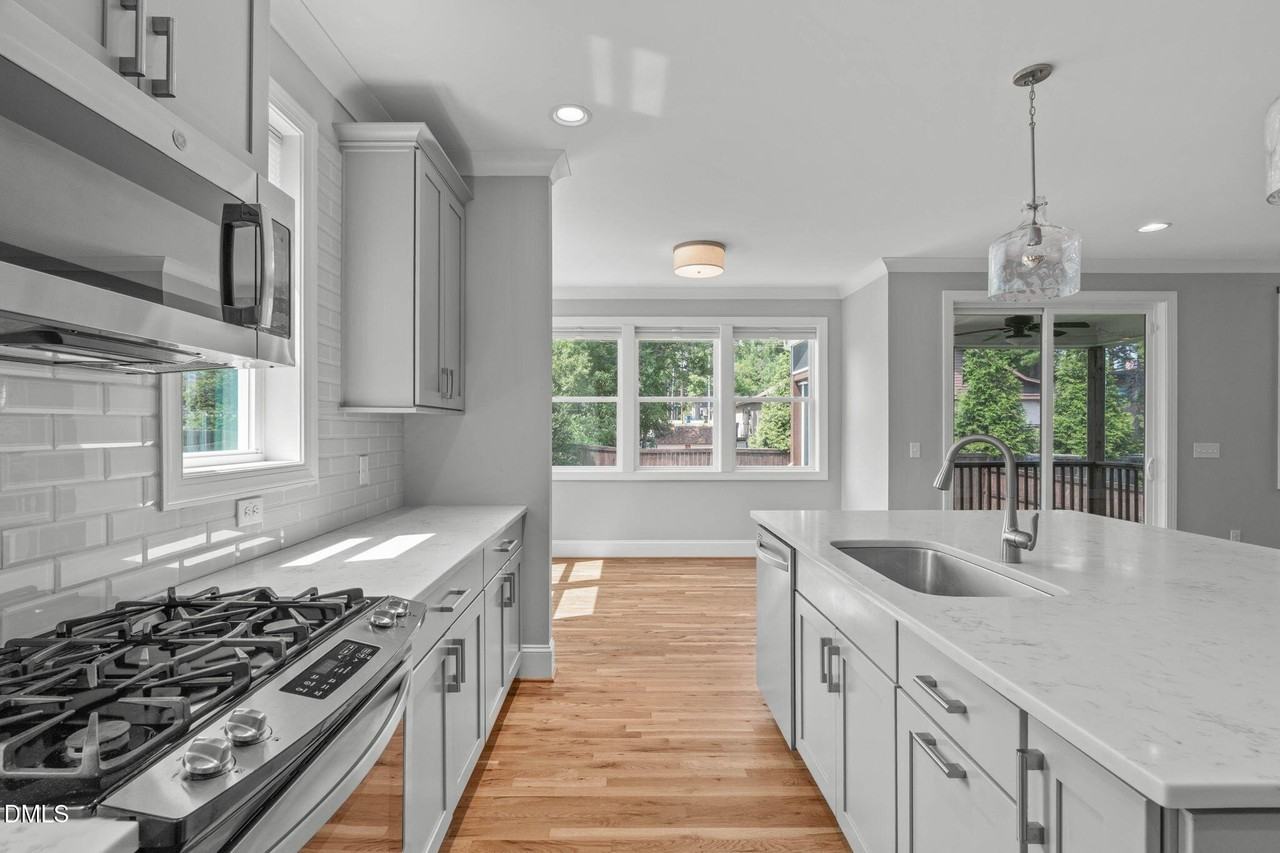 5008 Centerbud Pl - Photo 7 of 31