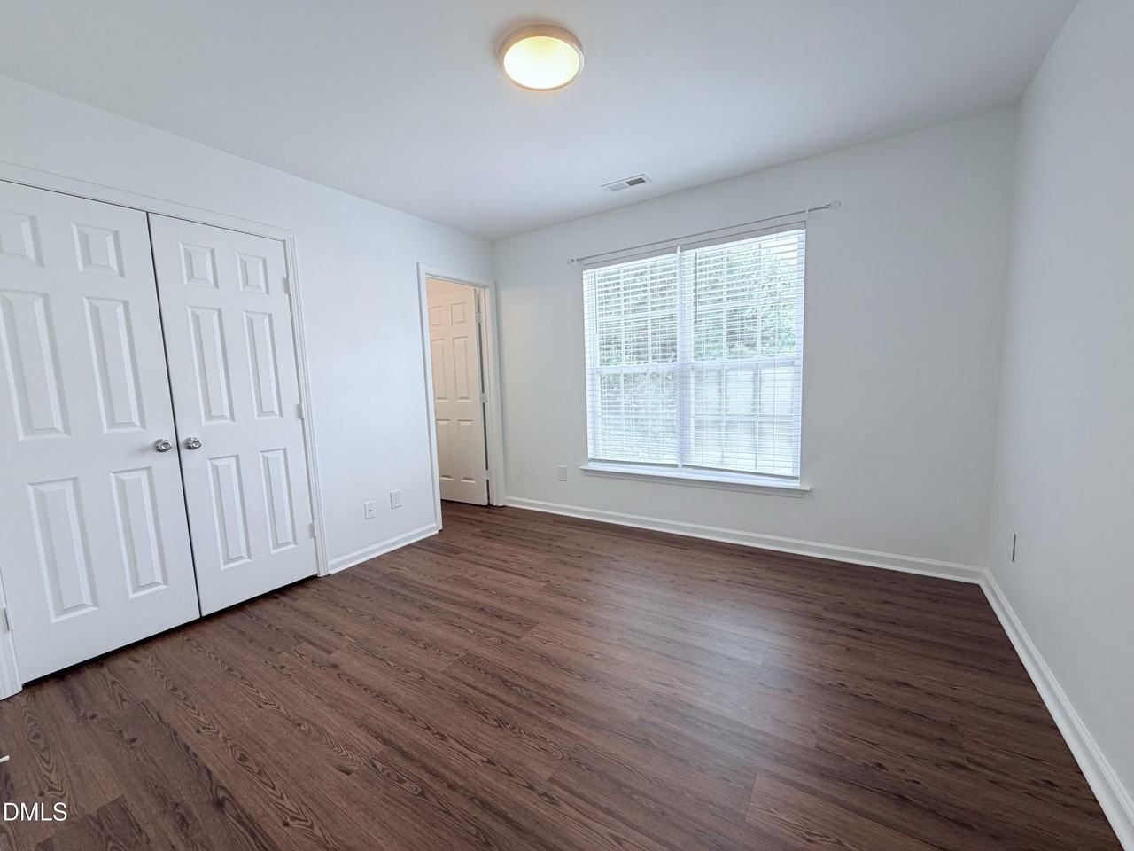 9915 Wasser Ct - Photo 7 of 13