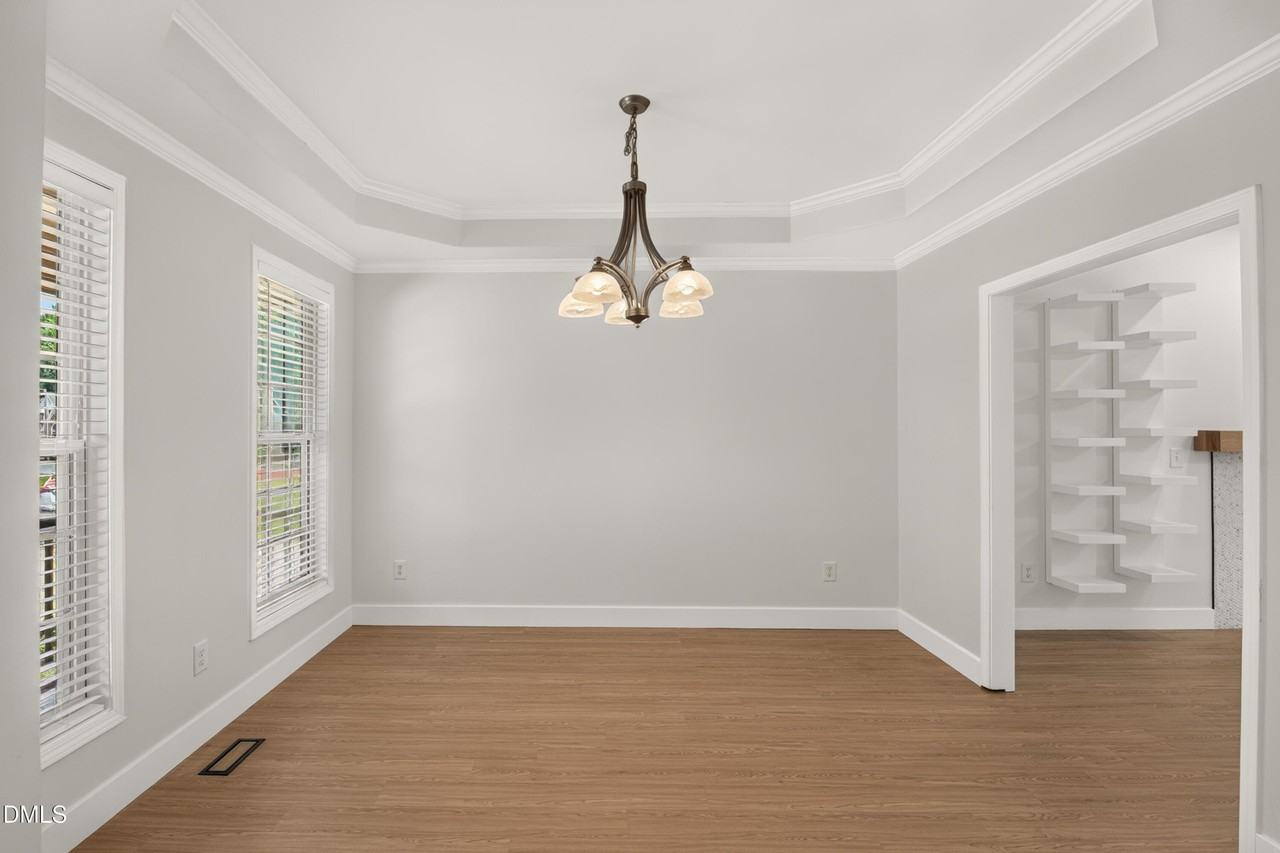 3013 Englefield Dr - Photo 5 of 45