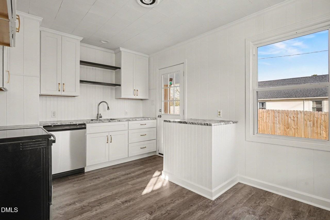 1101 E Mason St - Photo 2 of 10