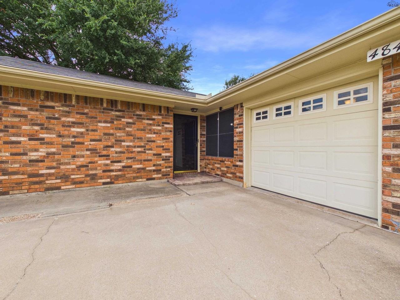 4844 Matterhorn Dr - Photo 4 of 40