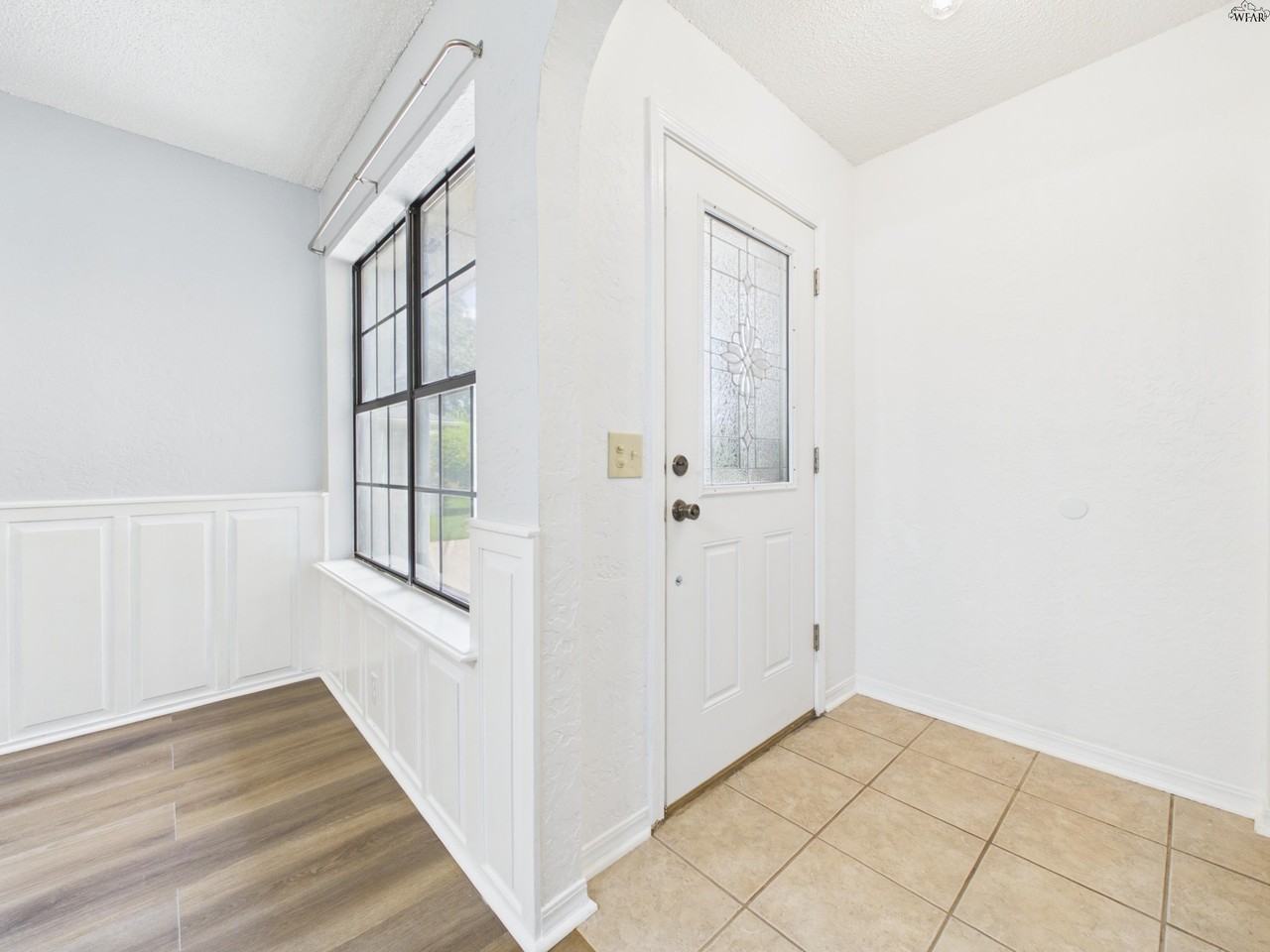 4844 Matterhorn Dr - Photo 5 of 40