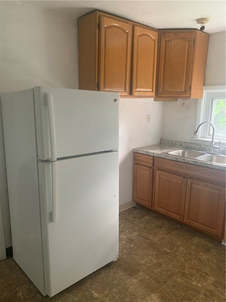 310 Knox Ave - Photo 3 of 17