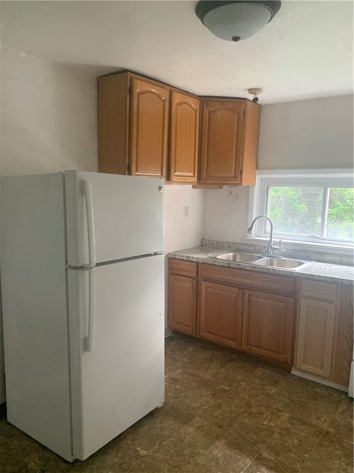 310 Knox Ave - Photo 4 of 17