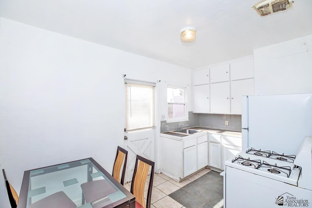 531 S 1st Ave #2 - Photo 6 of 14