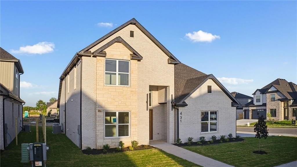 431 Hedge Dr