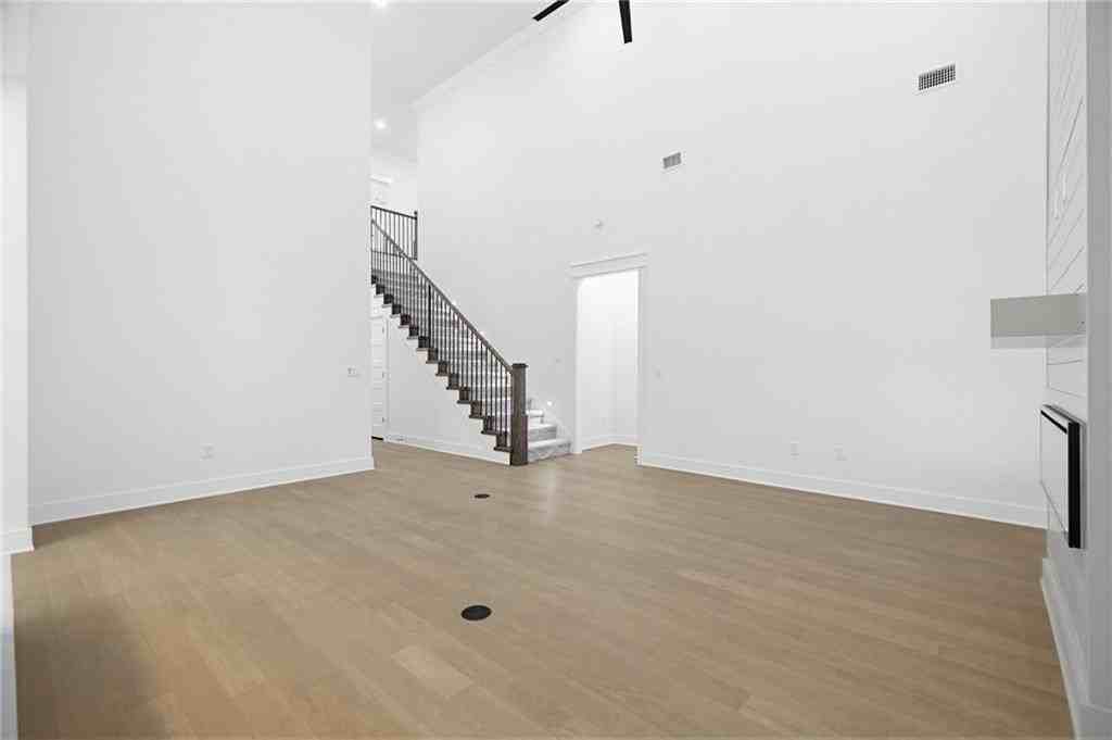 431 Hedge Dr - Photo 3 of 28