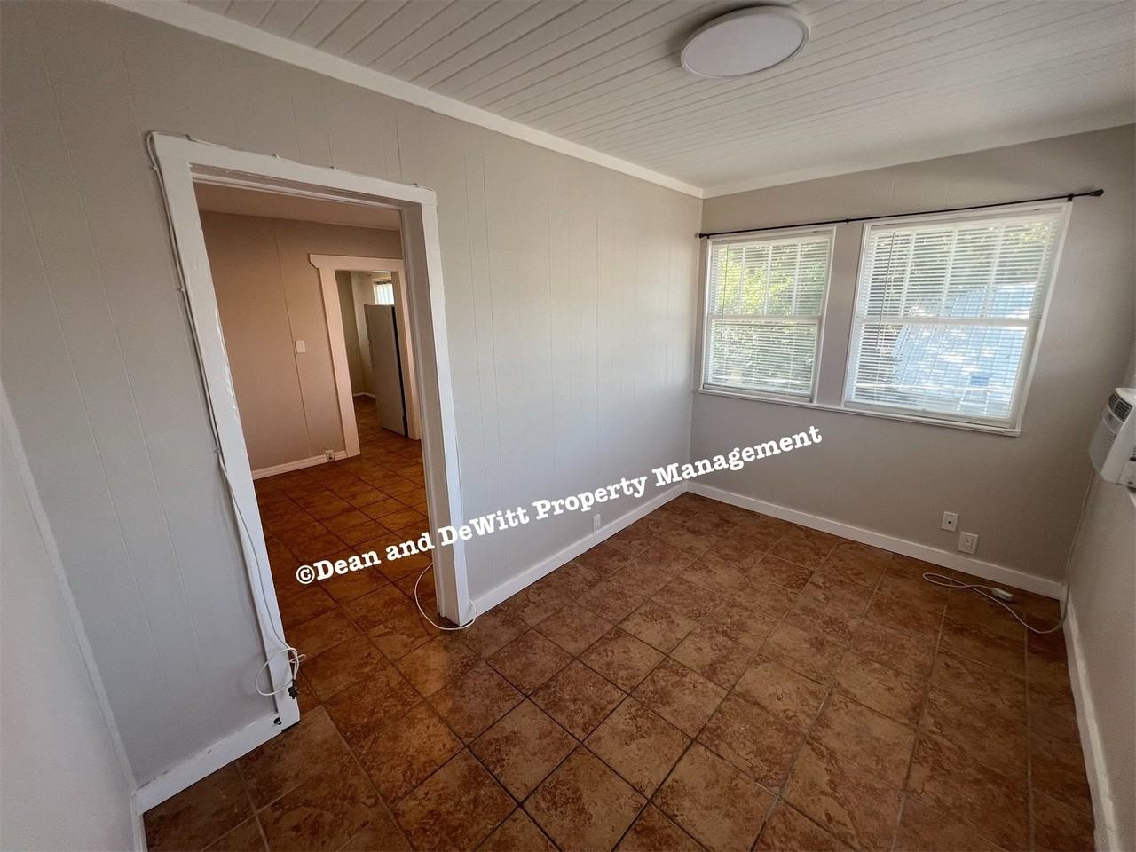 1009 Turner St #3 - Photo 3 of 16