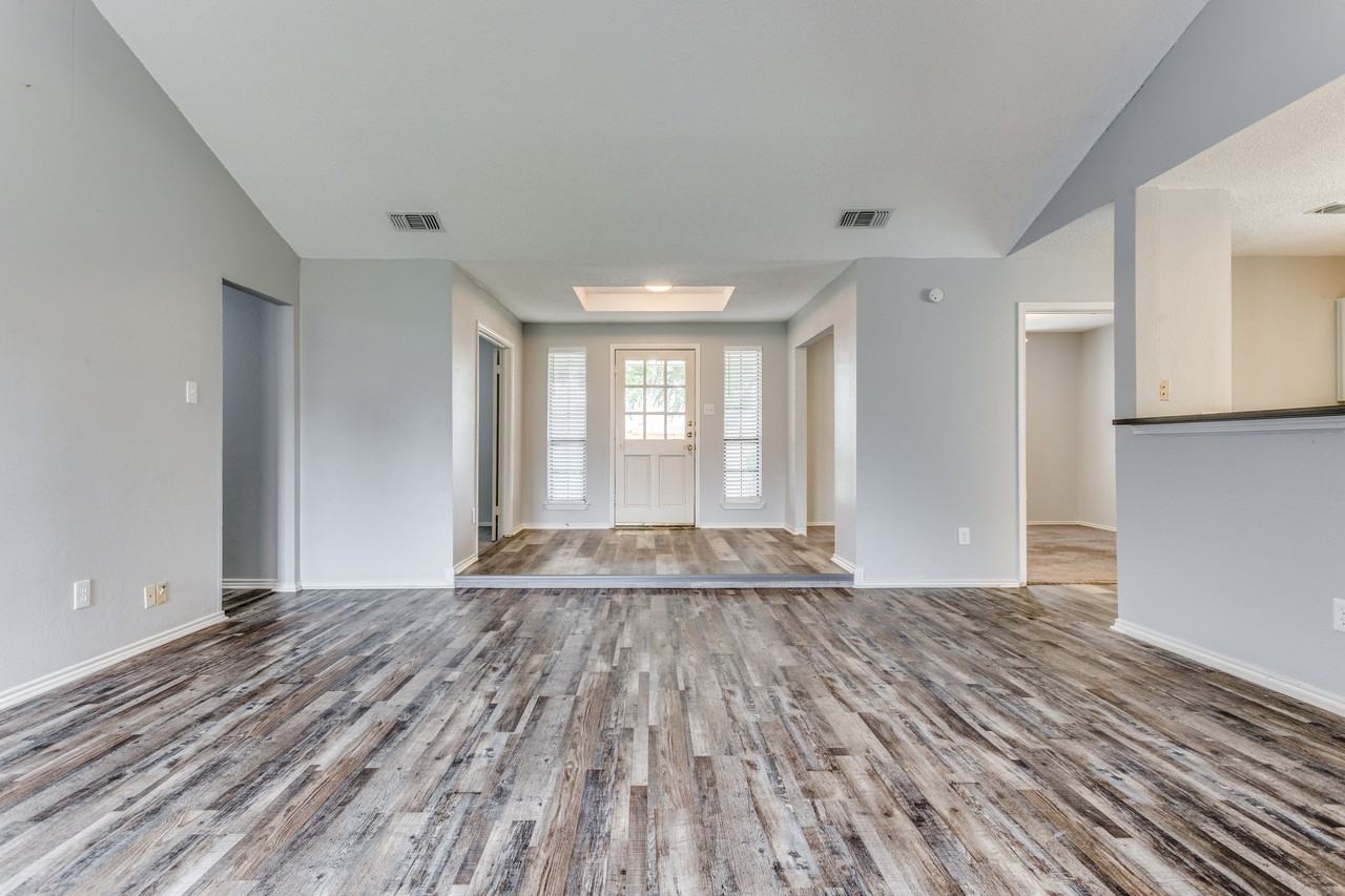 209 W Schreiber St #1 - Photo 7 of 19