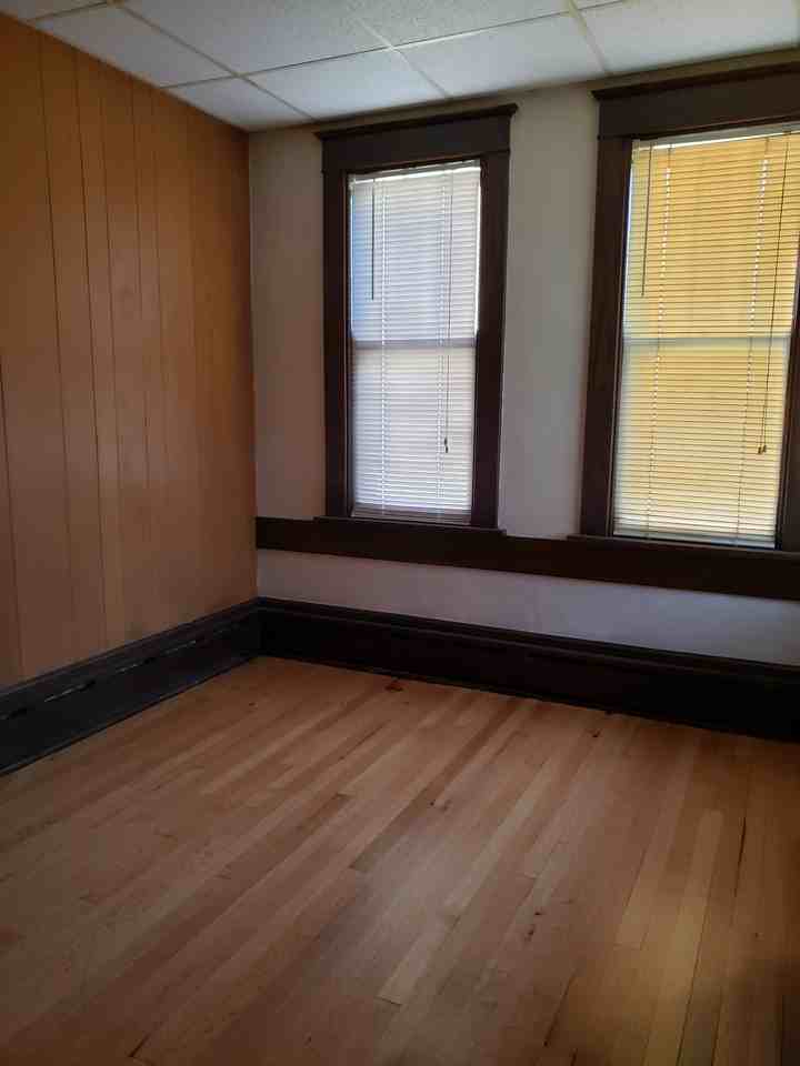 216 W Main St #1 - Photo 4 of 6