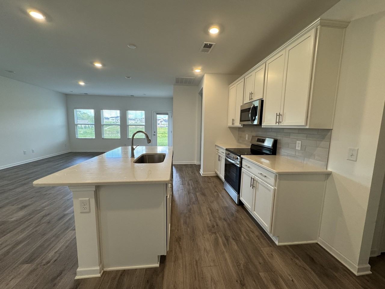 213 Charlie Pl #1 - Photo 3 of 17