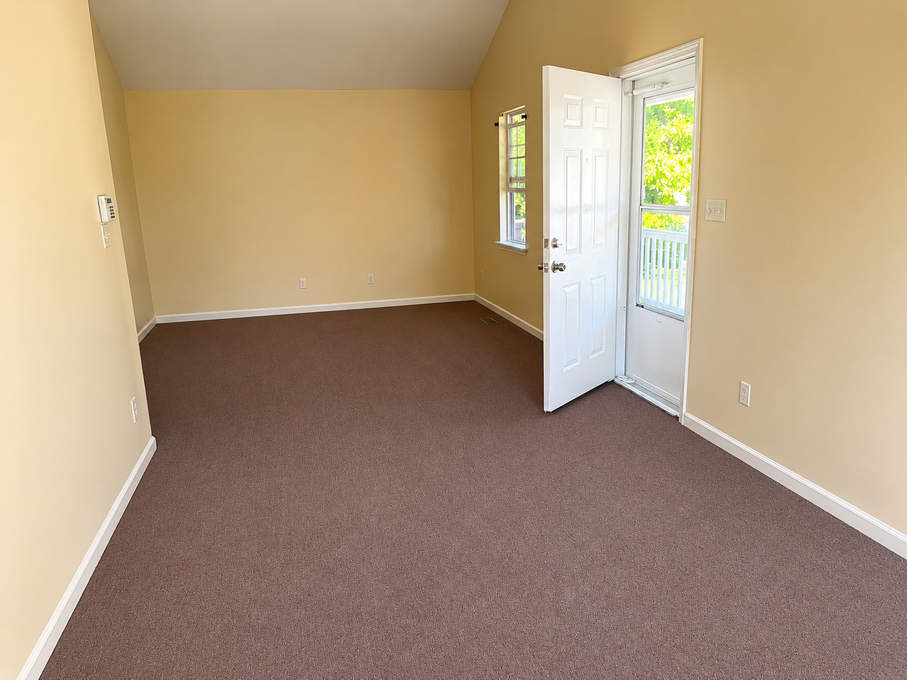 534 Hanson St #1 - Photo 3 of 10