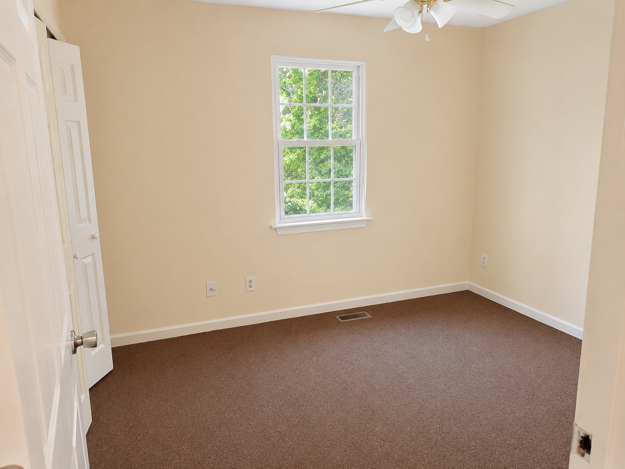 534 Hanson St #1 - Photo 5 of 10