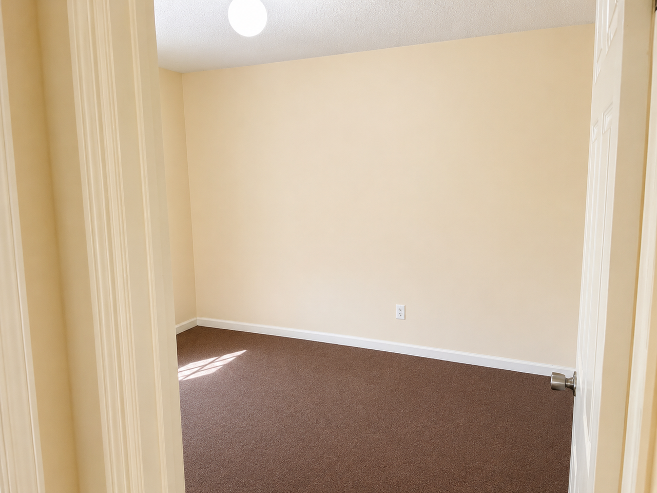 534 Hanson St #1 - Photo 6 of 10