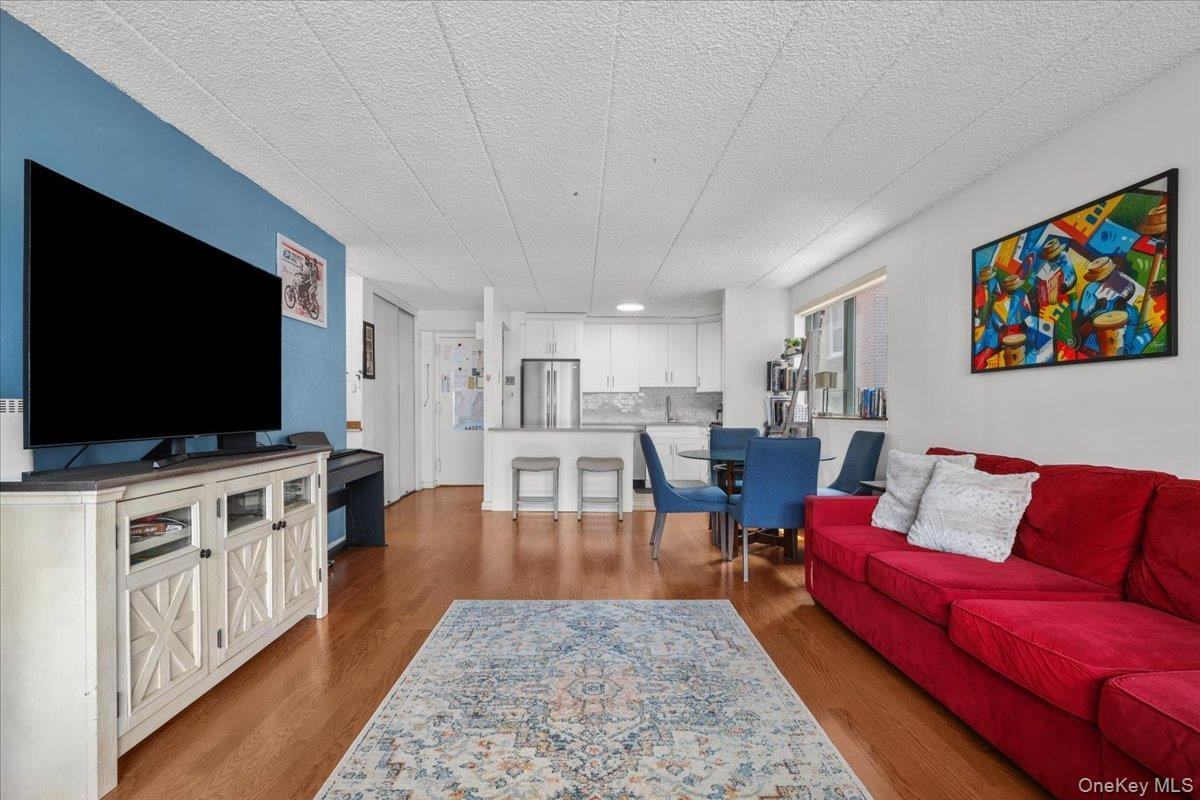 3220 Fairfield Ave - Photo 4 of 17