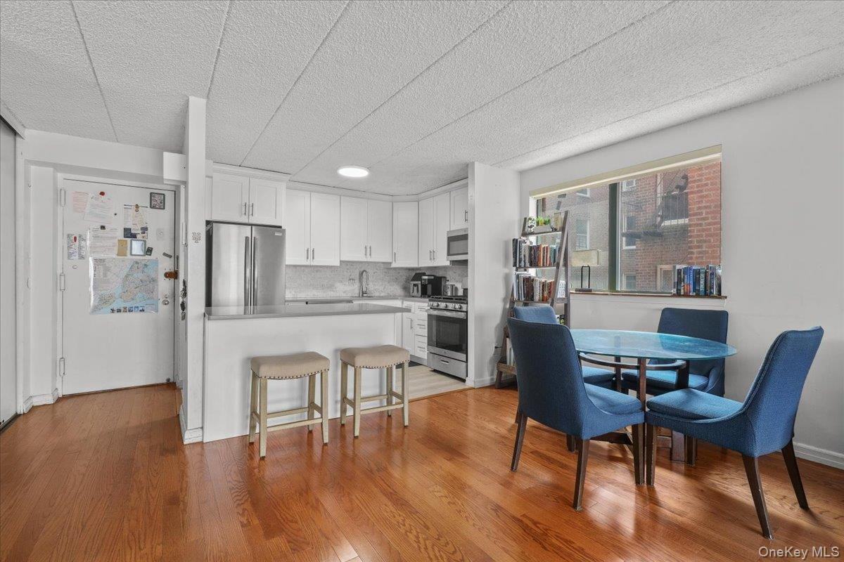 3220 Fairfield Ave - Photo 5 of 17