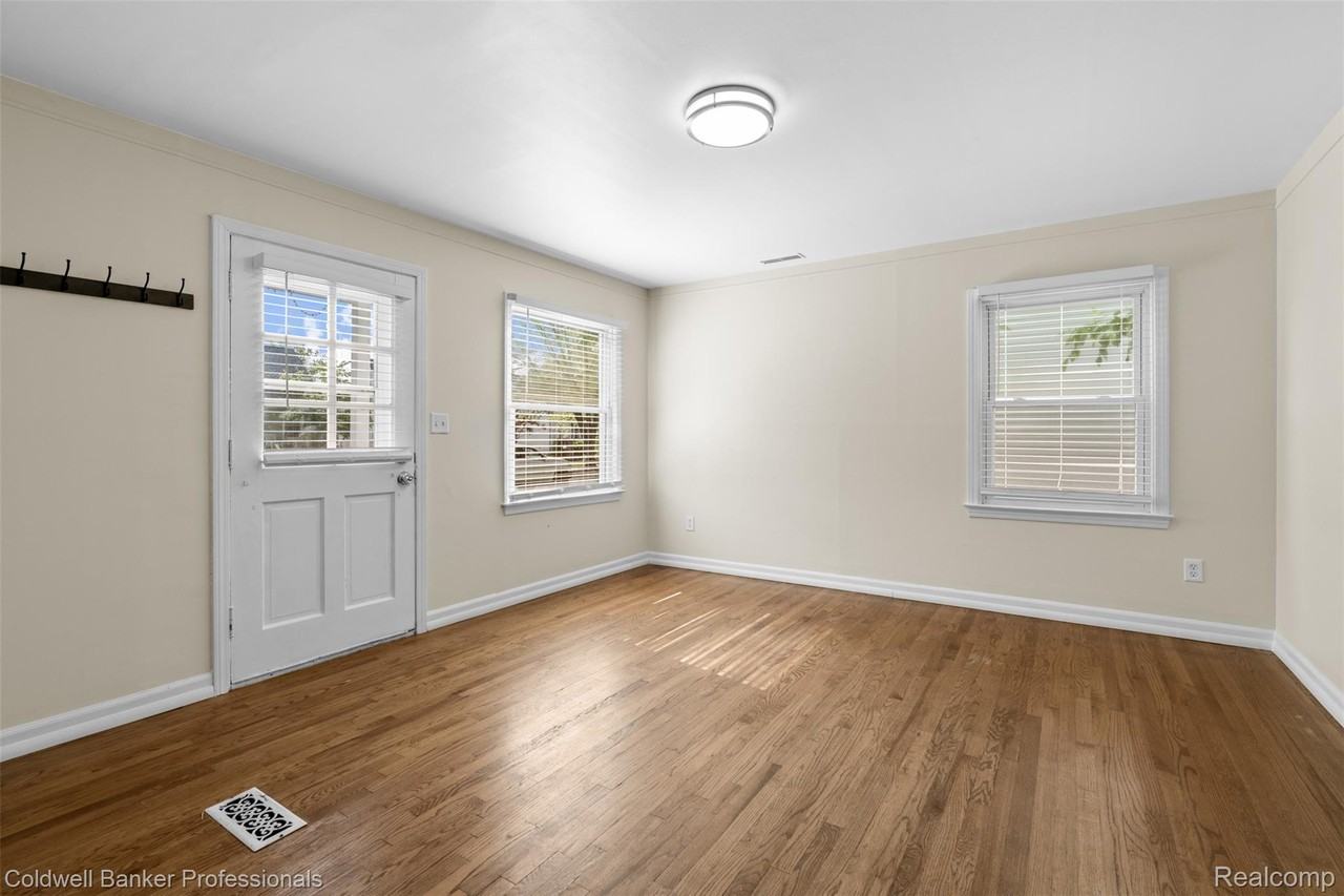 3203 Goodrich St - Photo 3 of 19