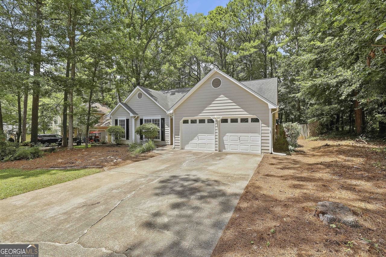 518 Longwood Ln - Photo 4 of 38