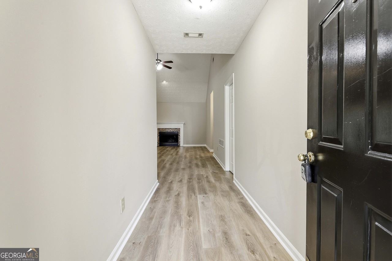 518 Longwood Ln - Photo 6 of 38