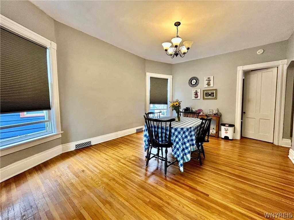 123 Highland Ave - Photo 5 of 11