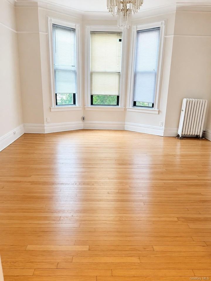 3216 31st Ave - Photo 3 of 8