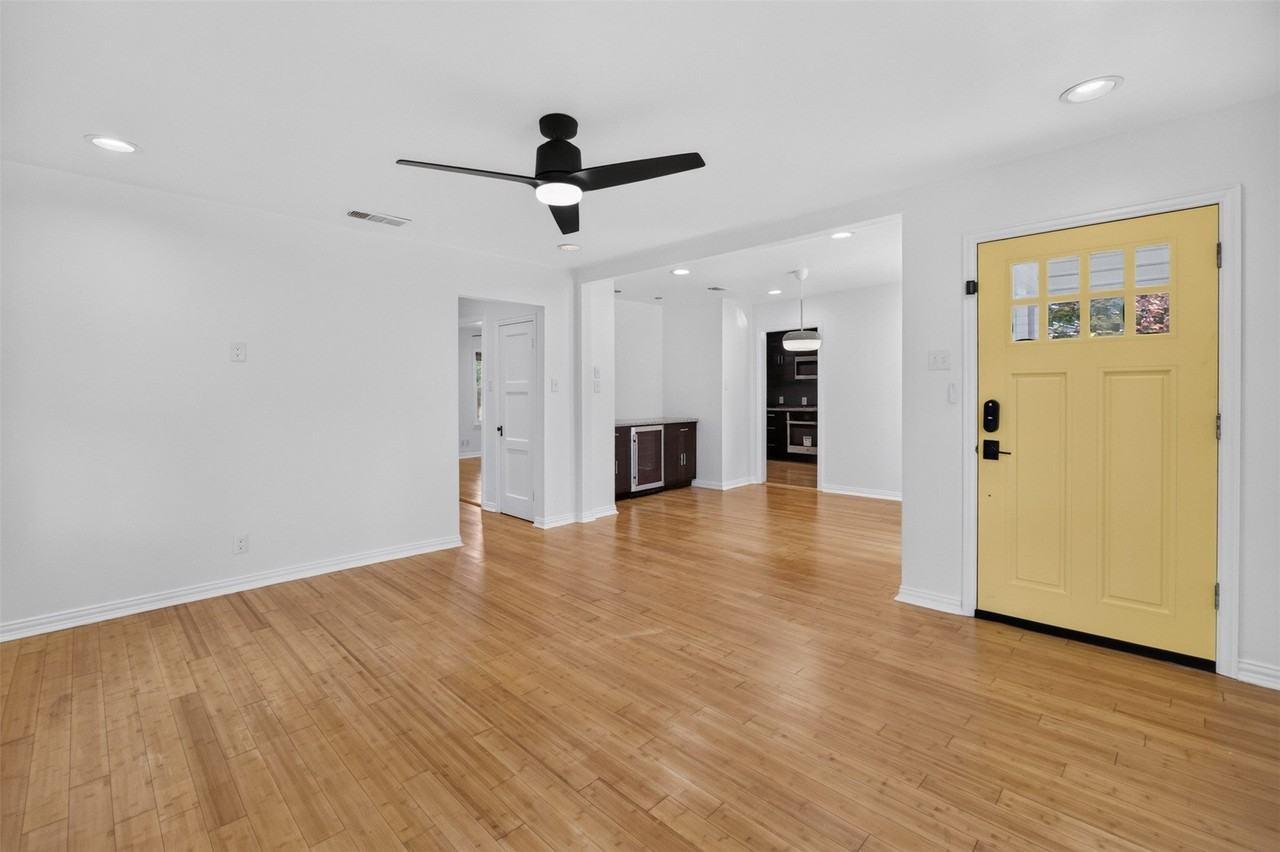 9518 Biscayne Blvd - Photo 6 of 33