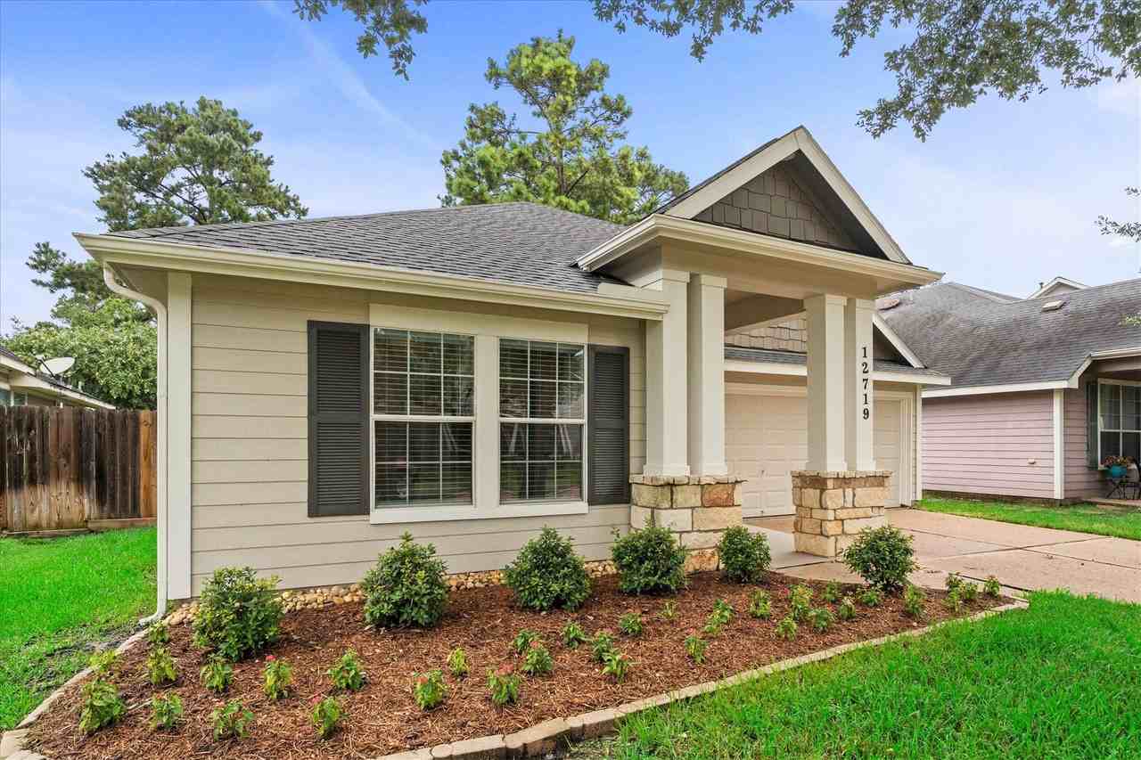 12719 Hart Hollow Ln - Photo 3 of 33