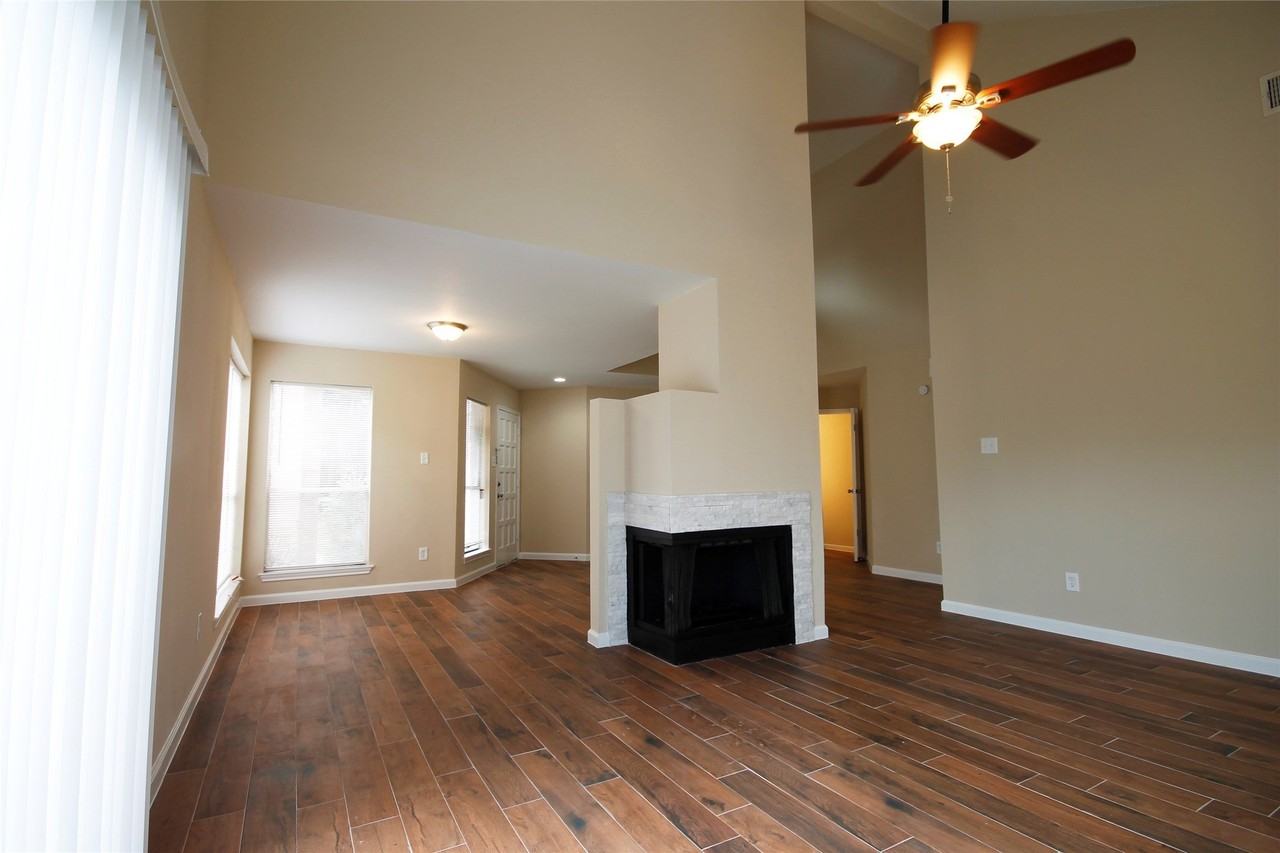 11615 Glenwolde Dr - Photo 4 of 25