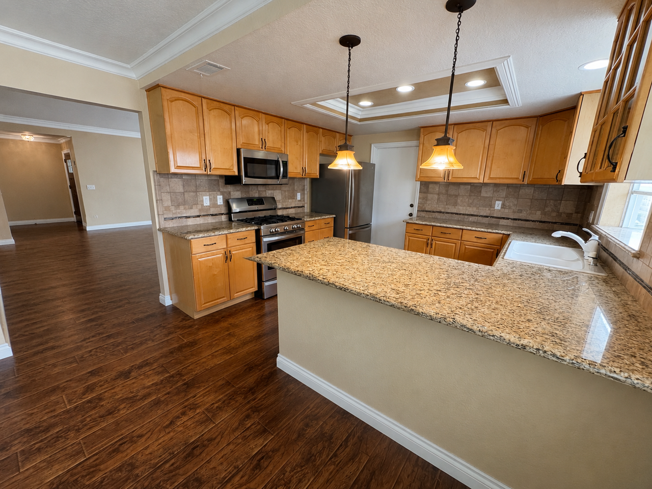 606 Pinecrest Ln #1 - Photo 5 of 14