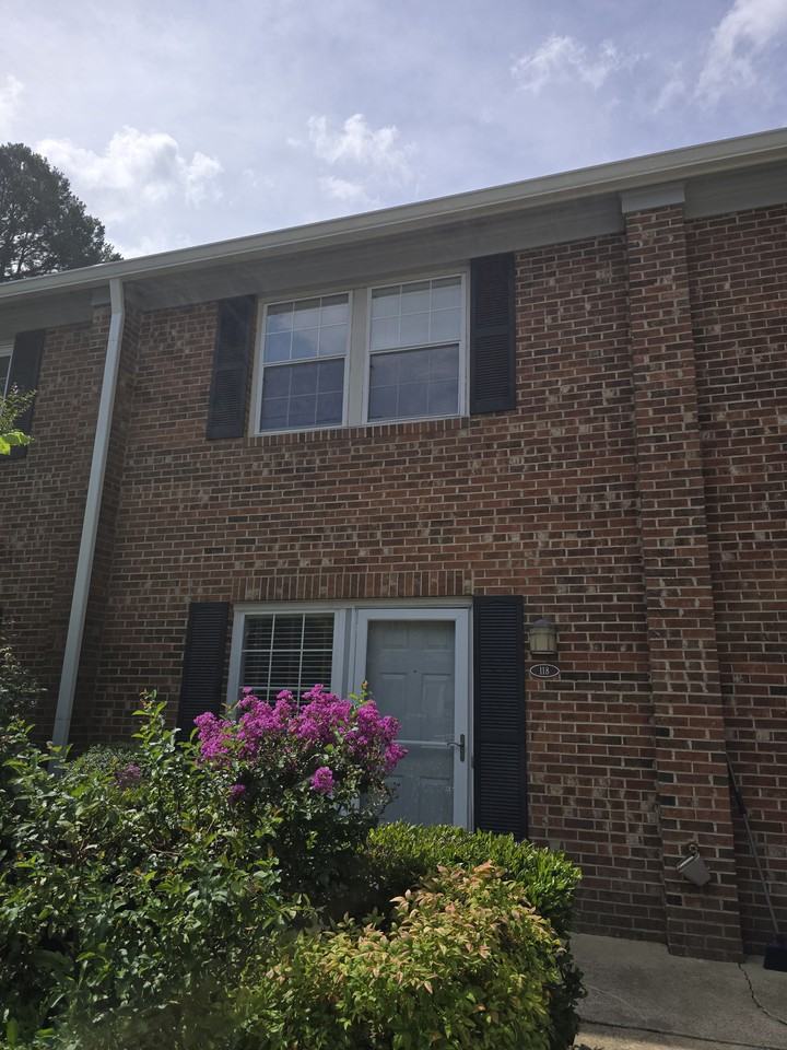 118 Chaucer Ct #1 - Photo 2 of 26