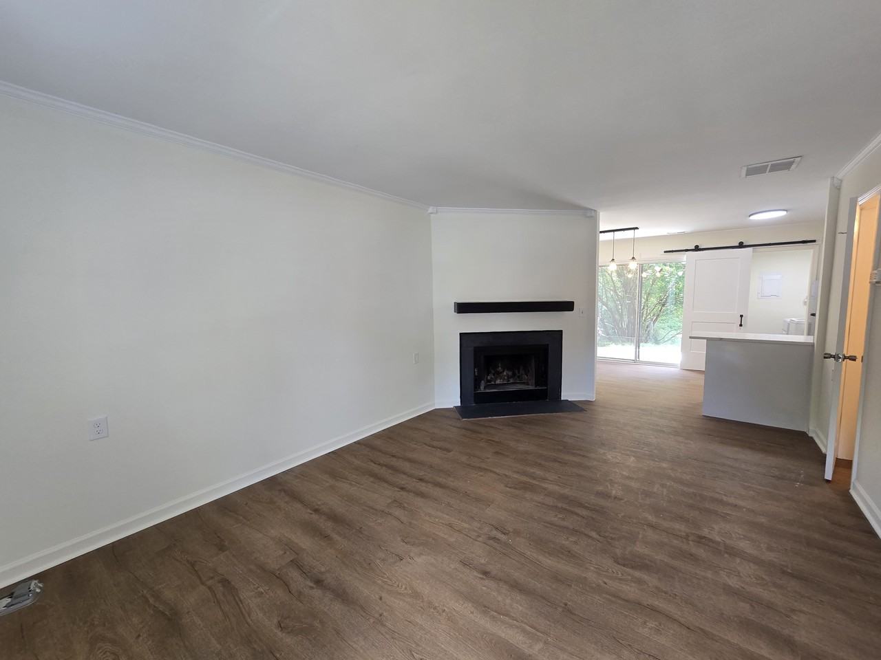 118 Chaucer Ct #1 - Photo 4 of 26