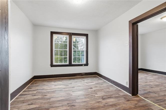 710 Catharine St #1 - Photo 3 of 7