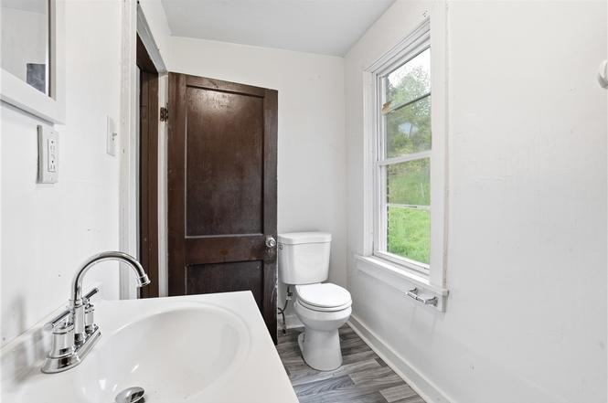 710 Catharine St #1 - Photo 7 of 7