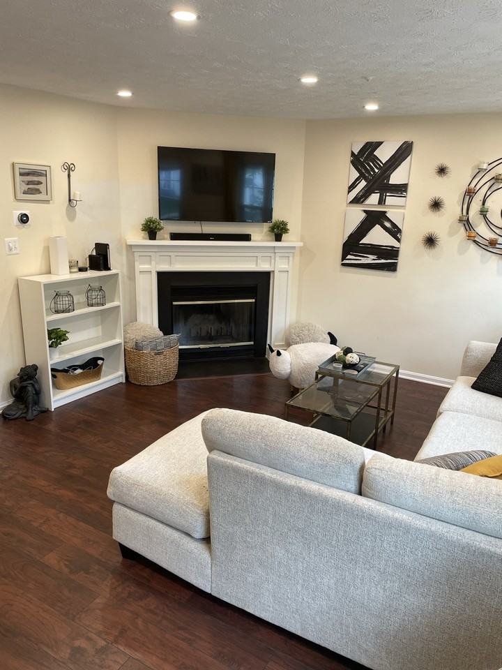 4112 Silver Park Ter #1 - Photo 5 of 20
