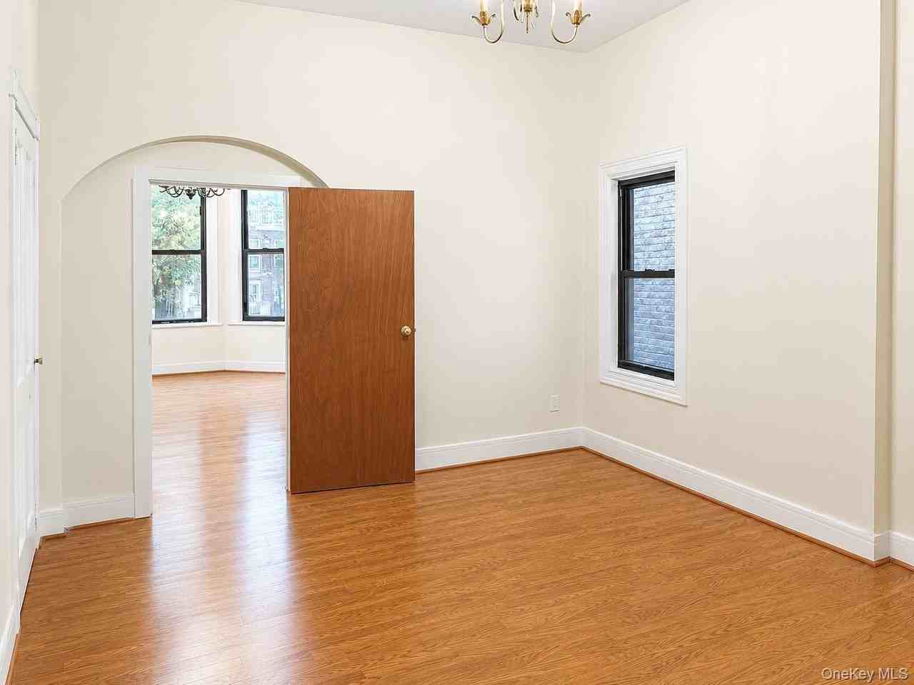 3216 31st Ave - Photo 4 of 6