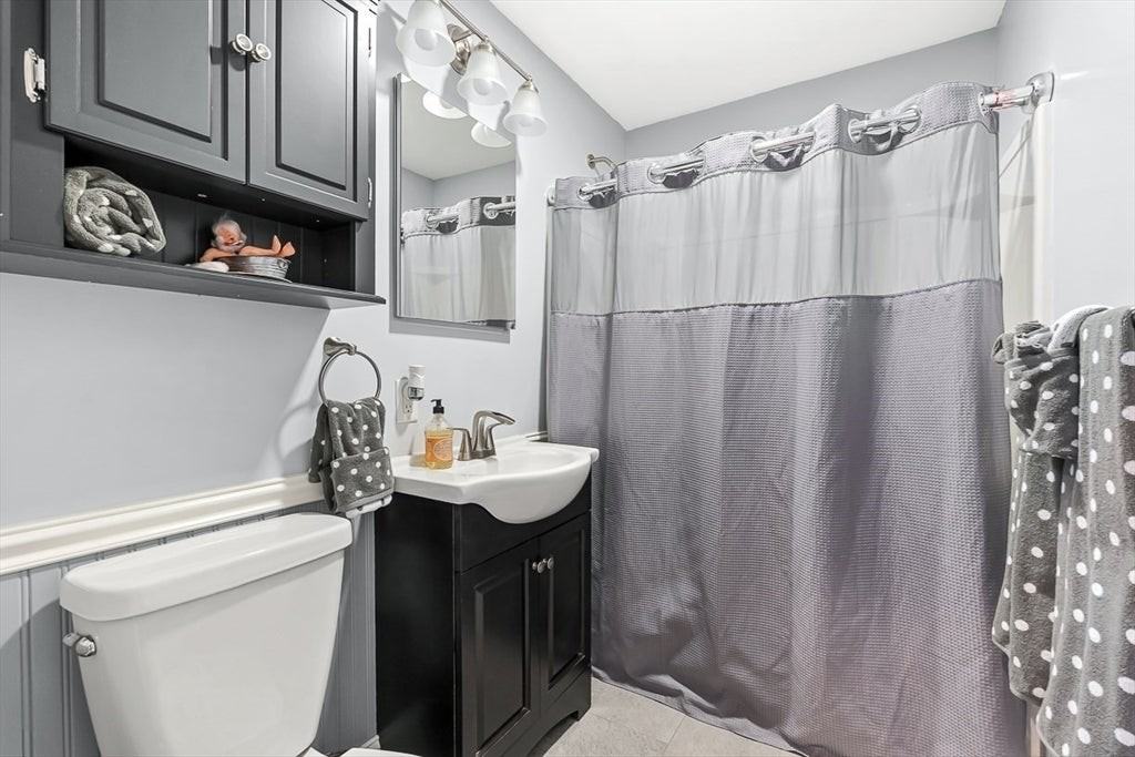 72 Windsor Rd - Photo 5 of 19