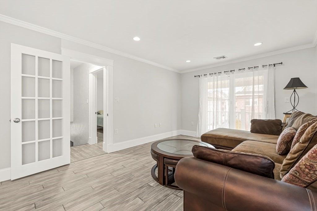 72 Windsor Rd - Photo 7 of 19